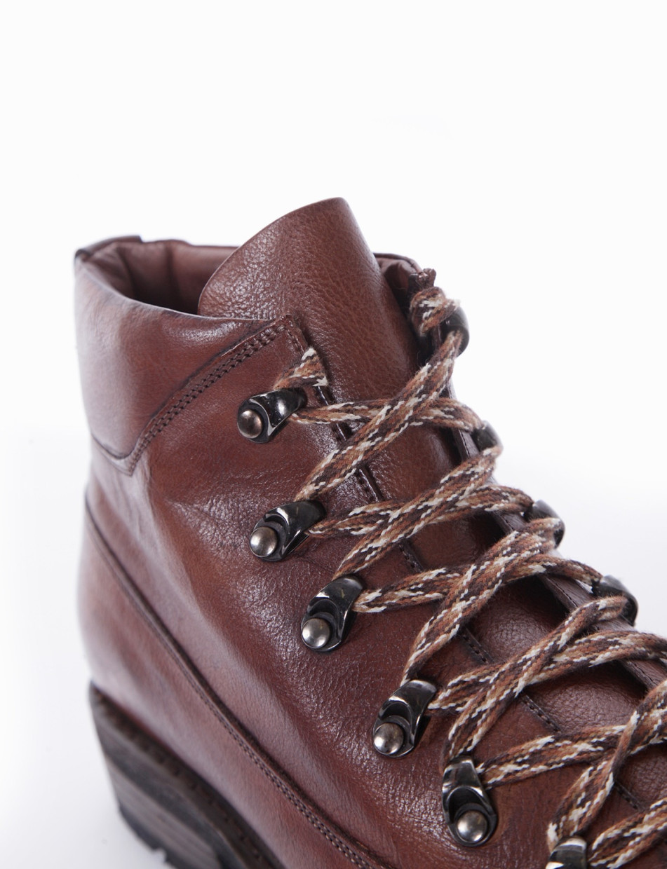 Combat boots heel 2 cm brown leather