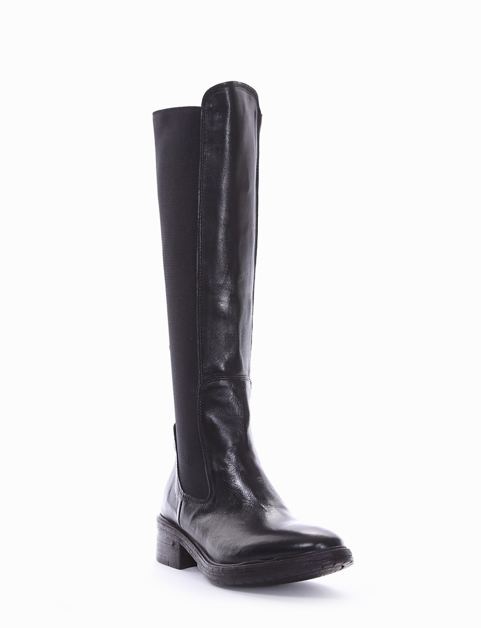 Low heel boots heel 2 cm black leather