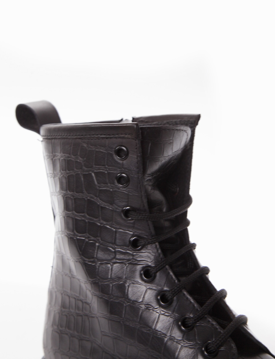 Combat boots heel 2 cm black coconut