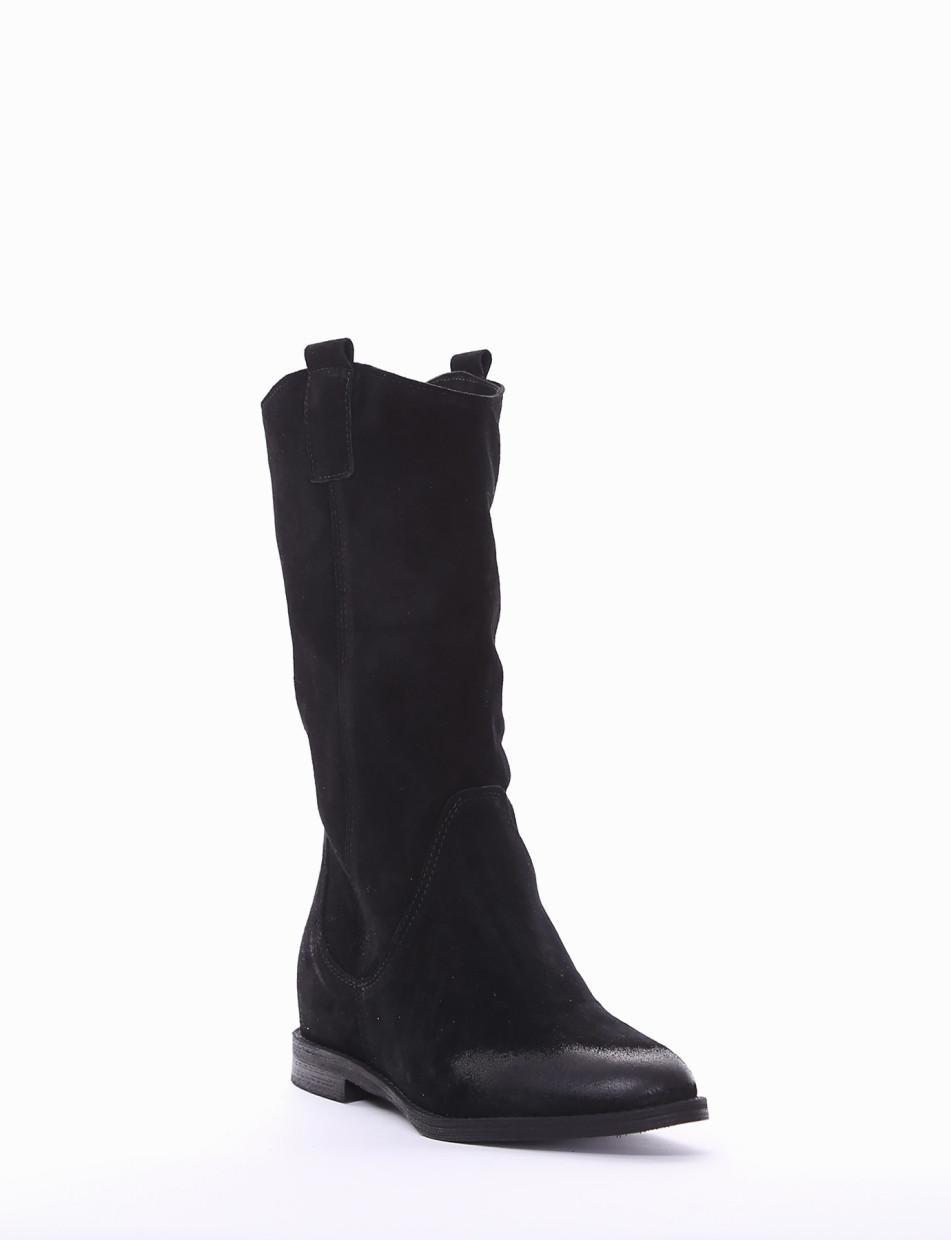 Low heel boots heel 2 cm black chamois