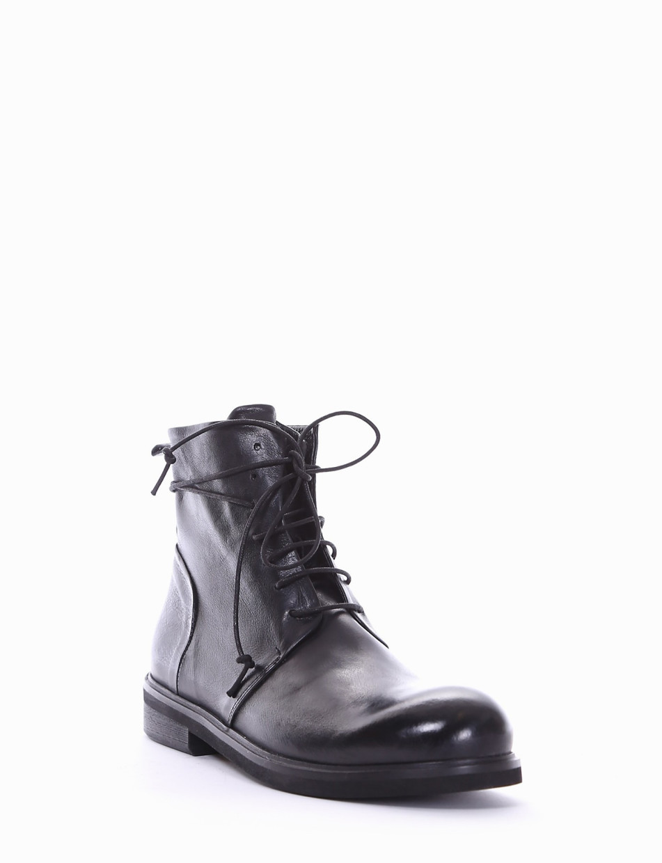 Combat boots heel 2 cm black leather