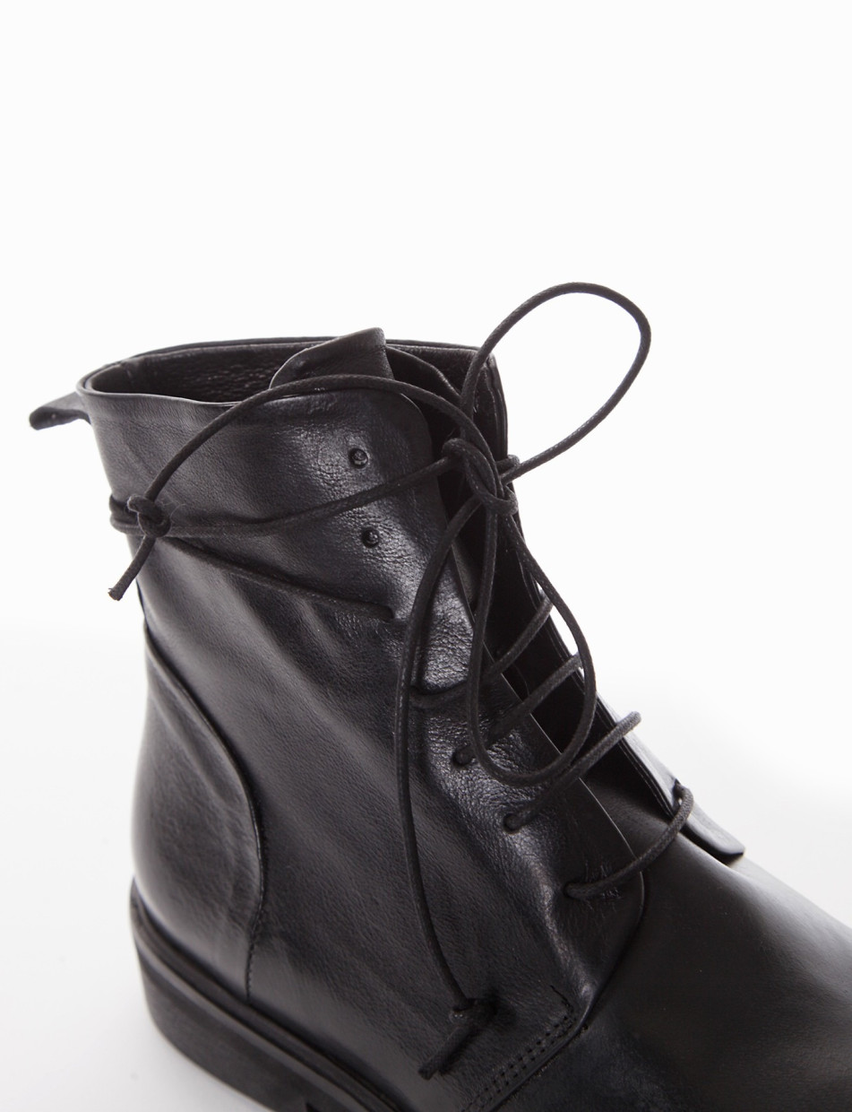 Combat boots heel 2 cm black leather