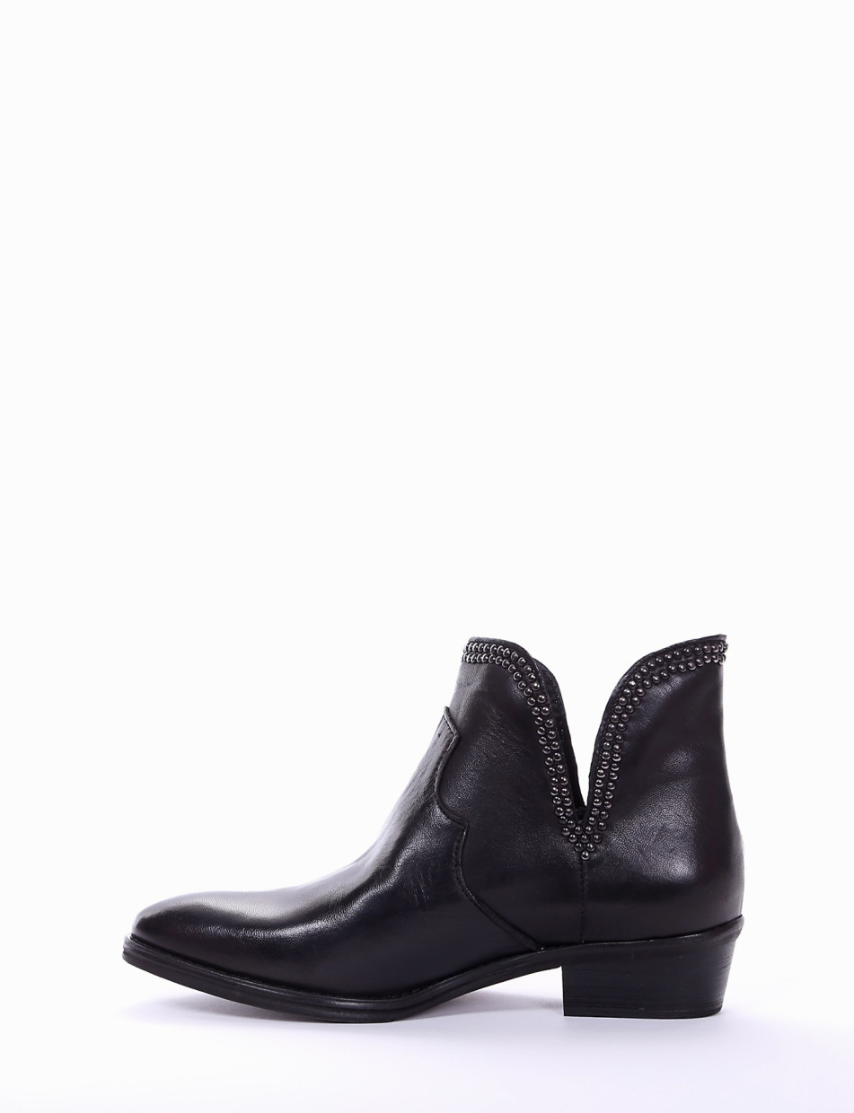 Low heel ankle boots heel 3 cm black leather