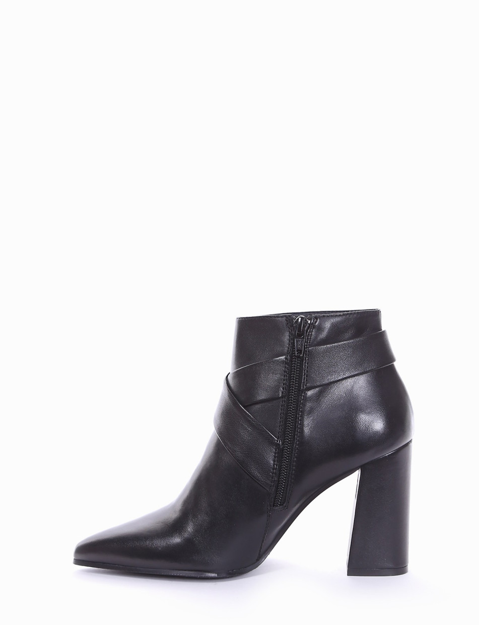 High heel ankle boots heel 9 cm black leather