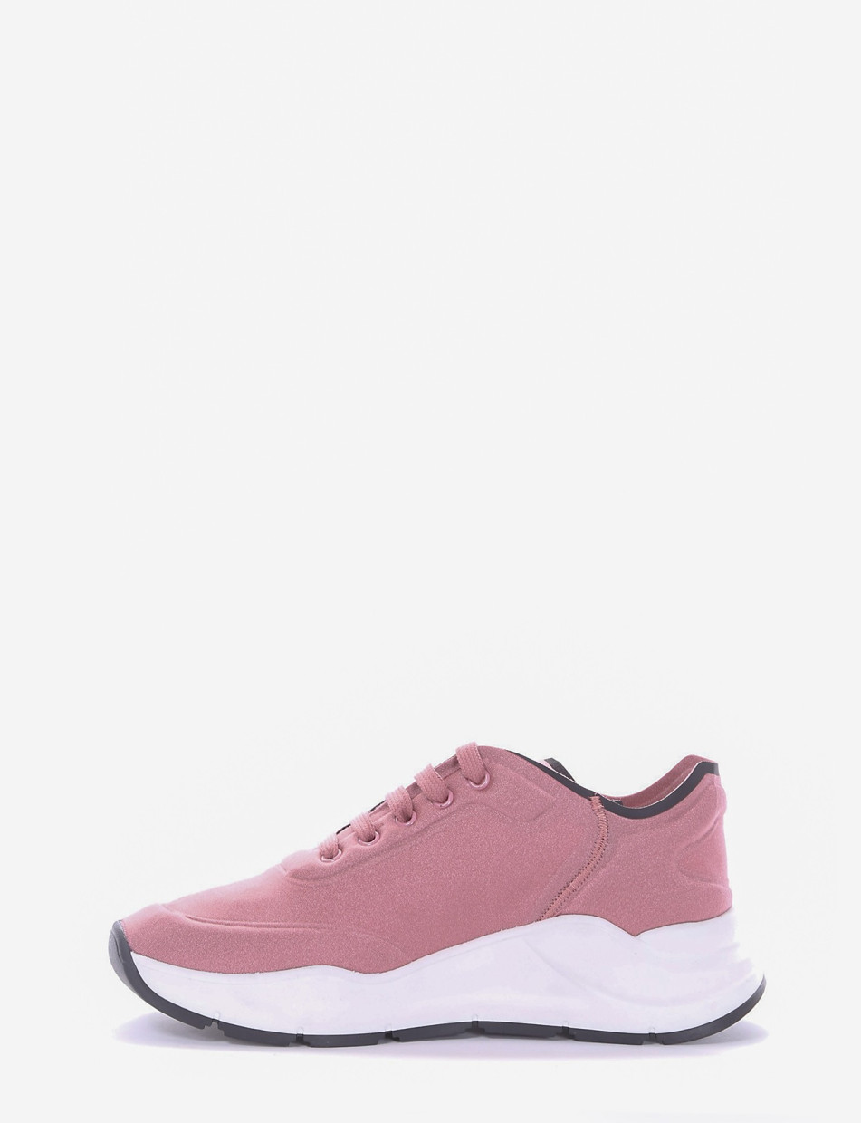 Sneakers pink tissue