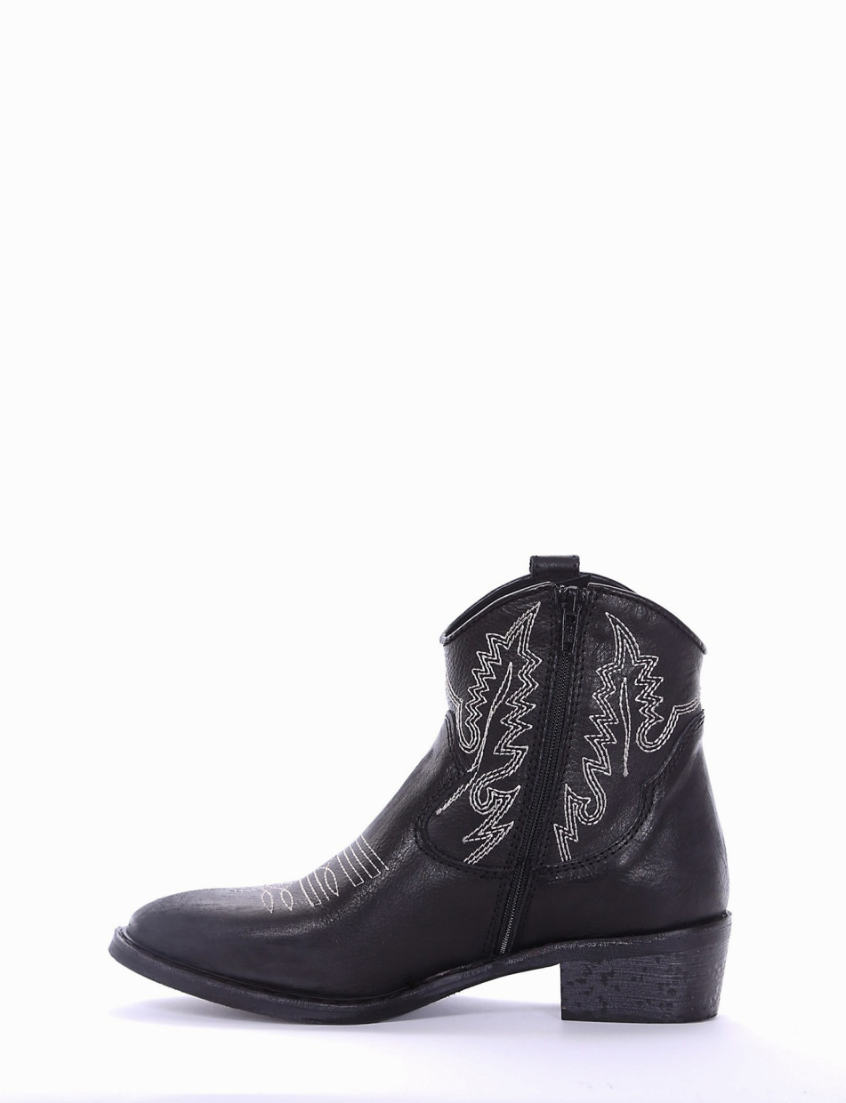 Low heel ankle boots heel 2 cm black leather