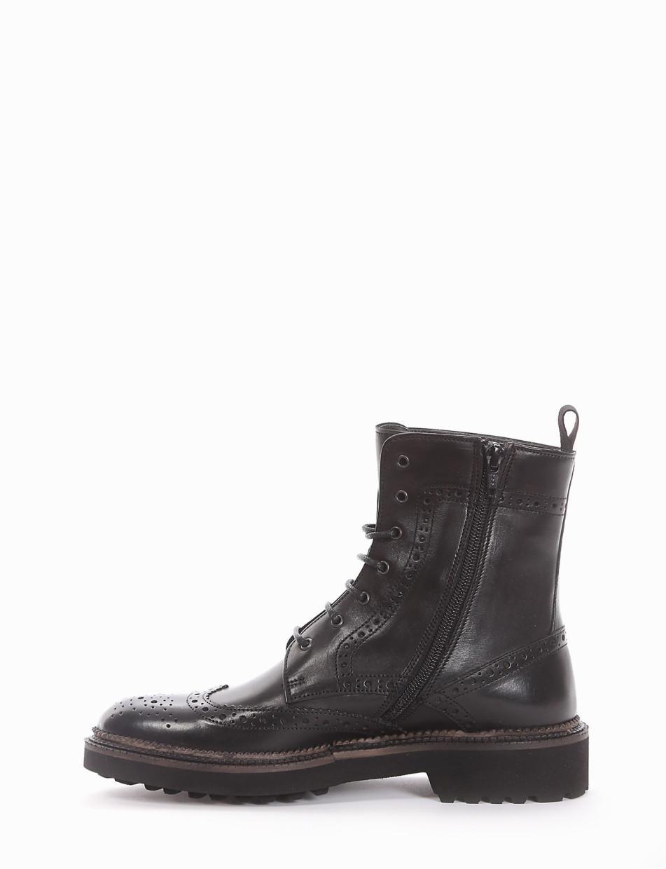 Combat boots heel 2 cm black leather