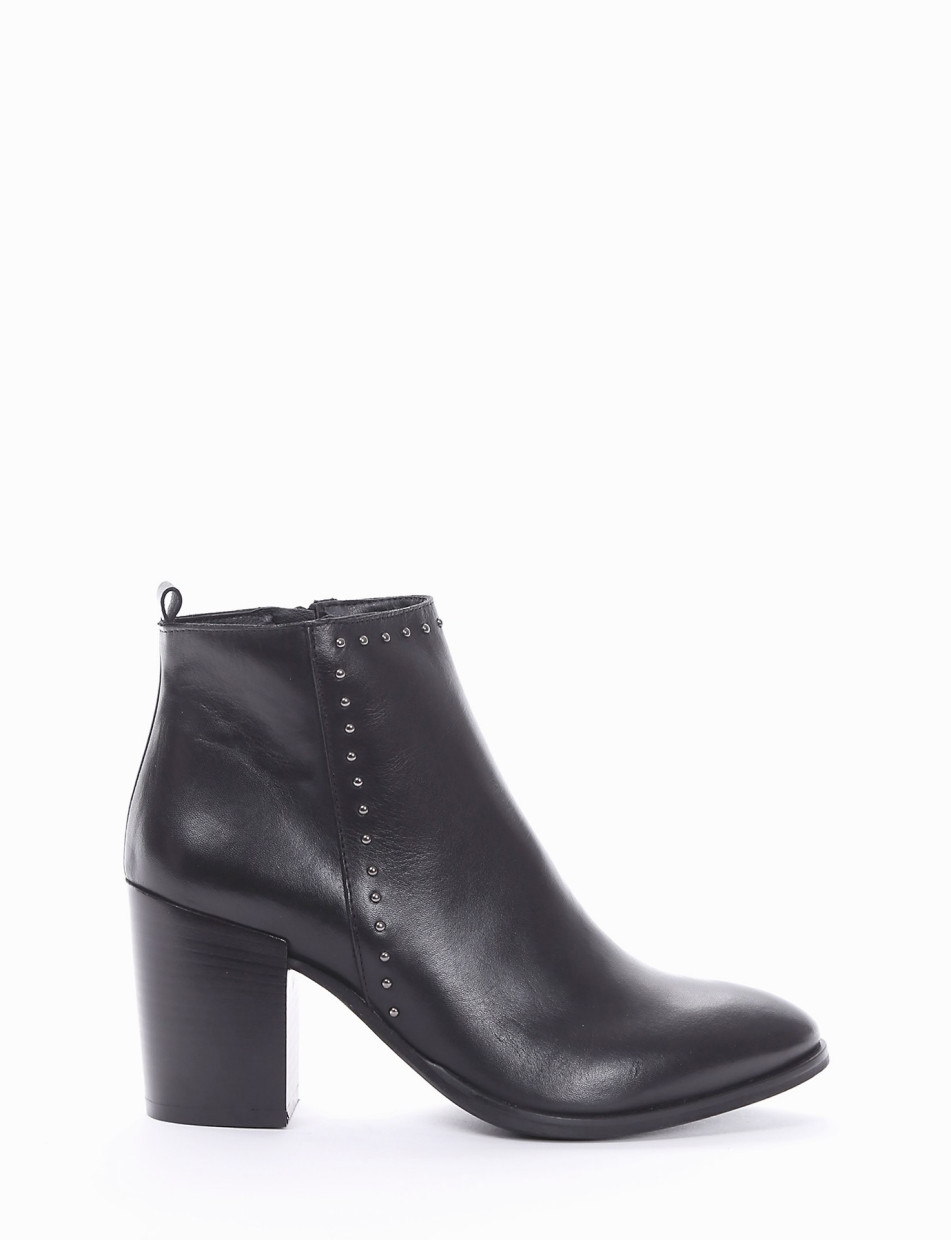 High heel ankle boots heel 7 cm black leather