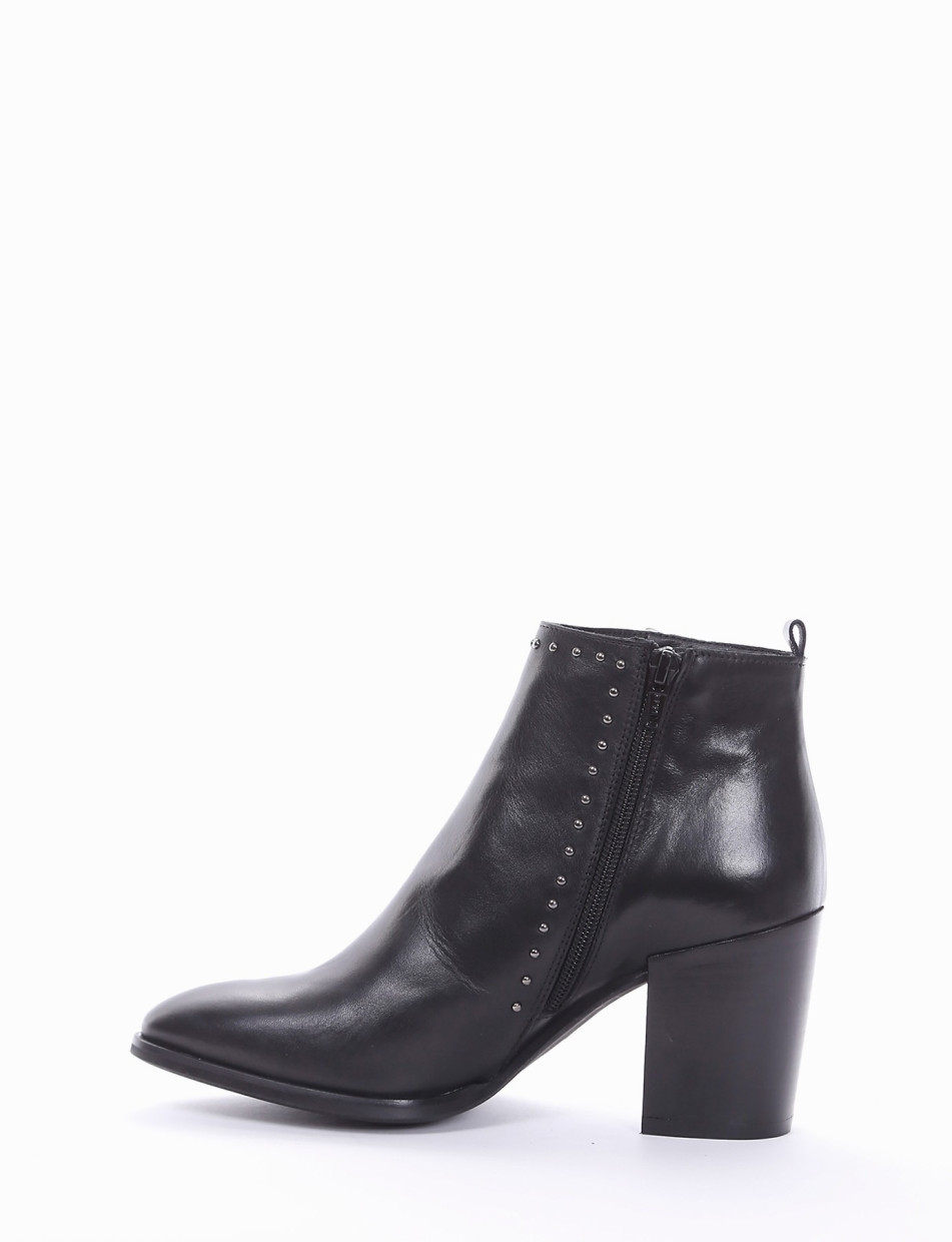 High heel ankle boots heel 7 cm black leather