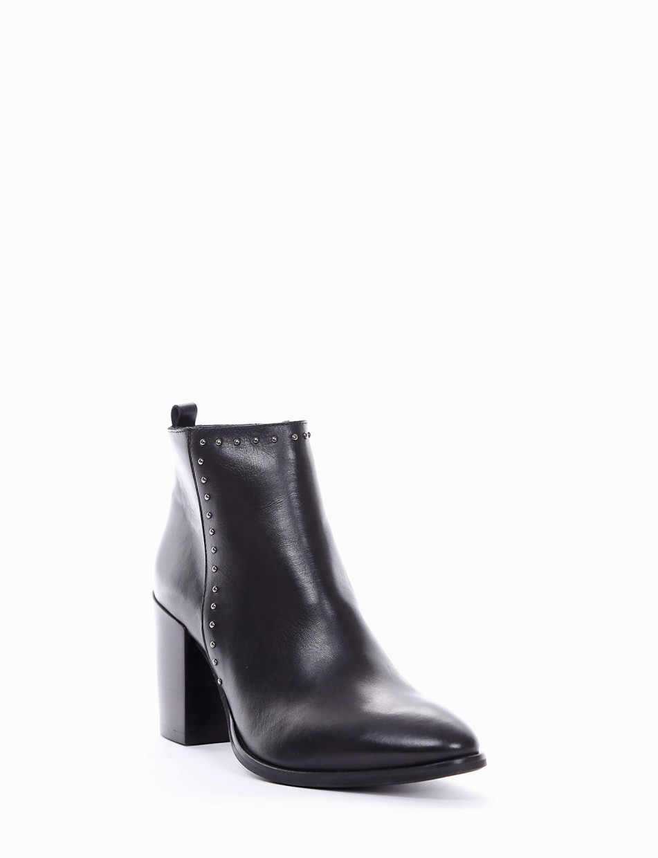 High heel ankle boots heel 7 cm black leather