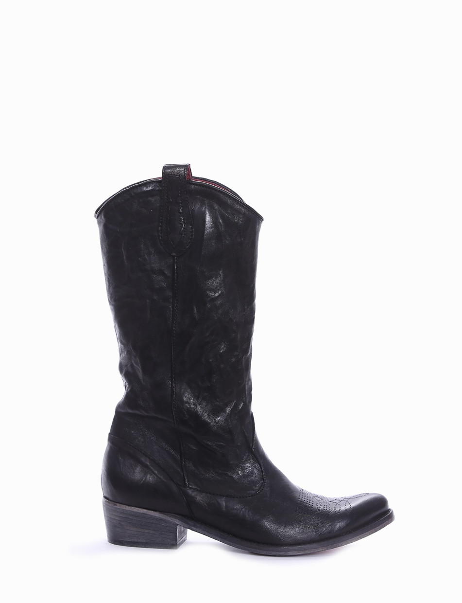 Low heel boots heel 2 cm black leather