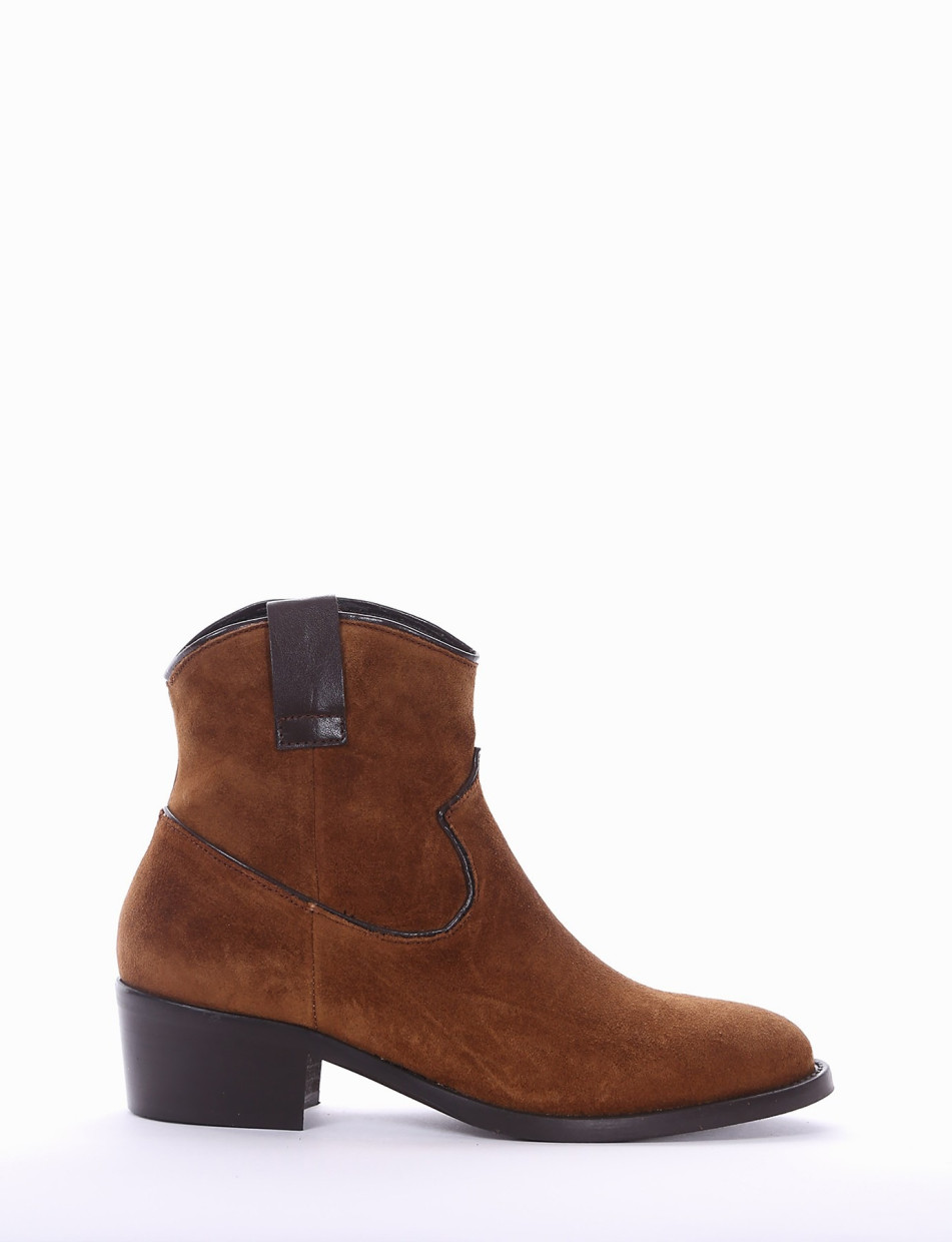 Low heel ankle boots heel 3 cm brown chamois