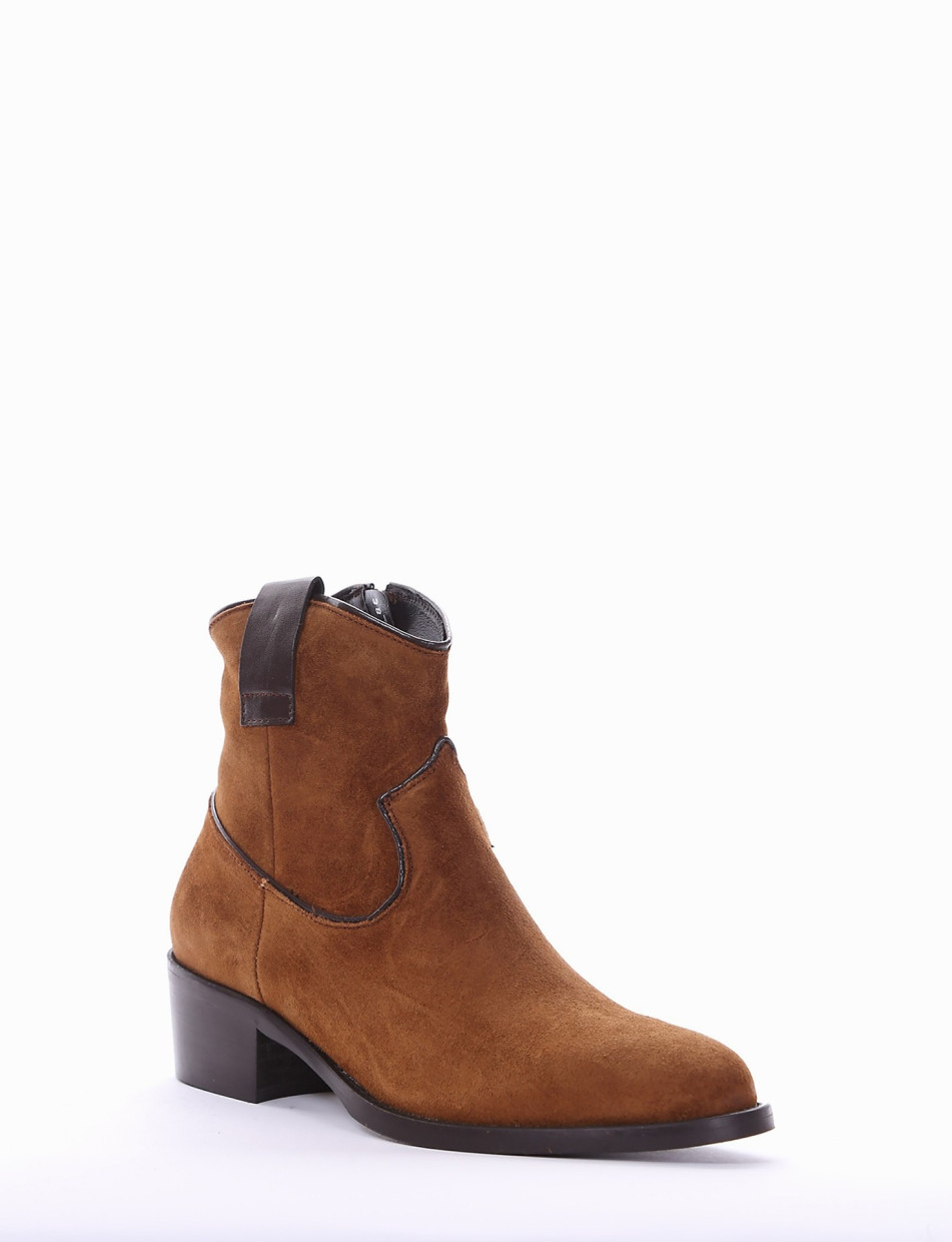 Low heel ankle boots heel 3 cm brown chamois