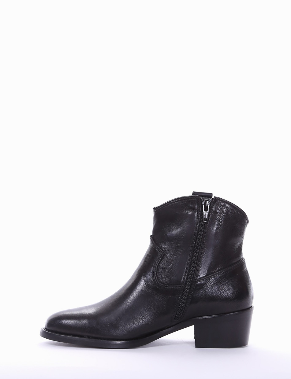 Low heel ankle boots heel 3 cm black leather