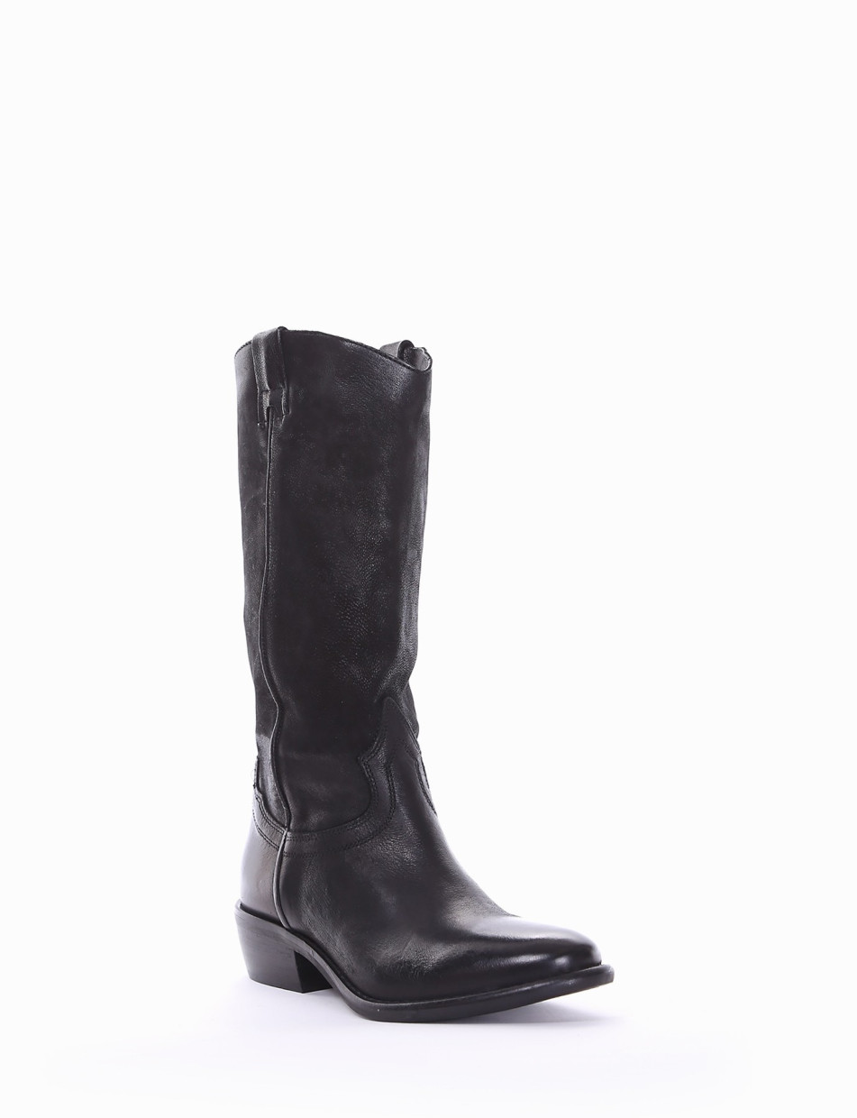 Low heel boots heel 3 cm black