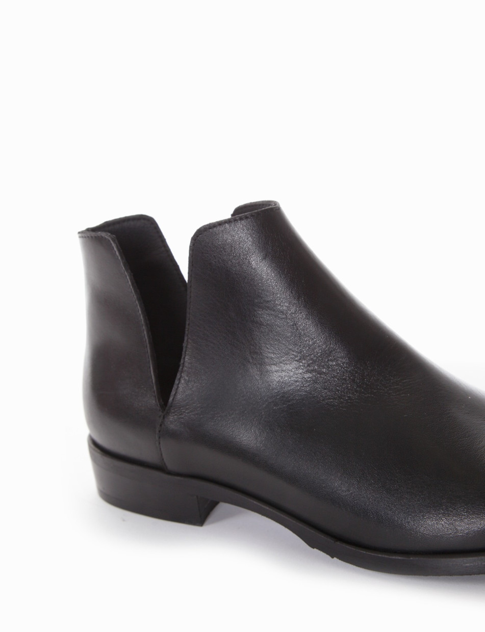 Low heel ankle boots heel 2 cm black leather