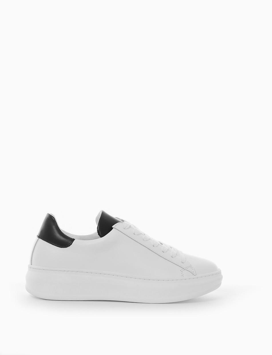 Sneakers white leather