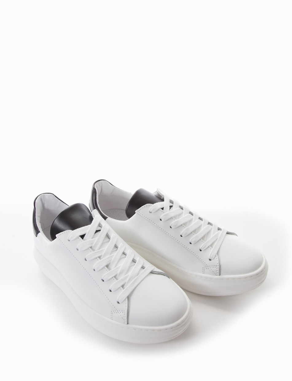 Sneakers white leather