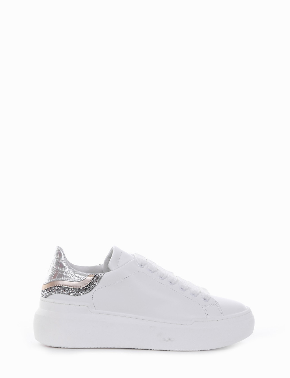 Sneakers white leather