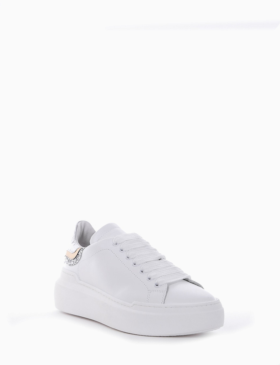 Sneakers white leather