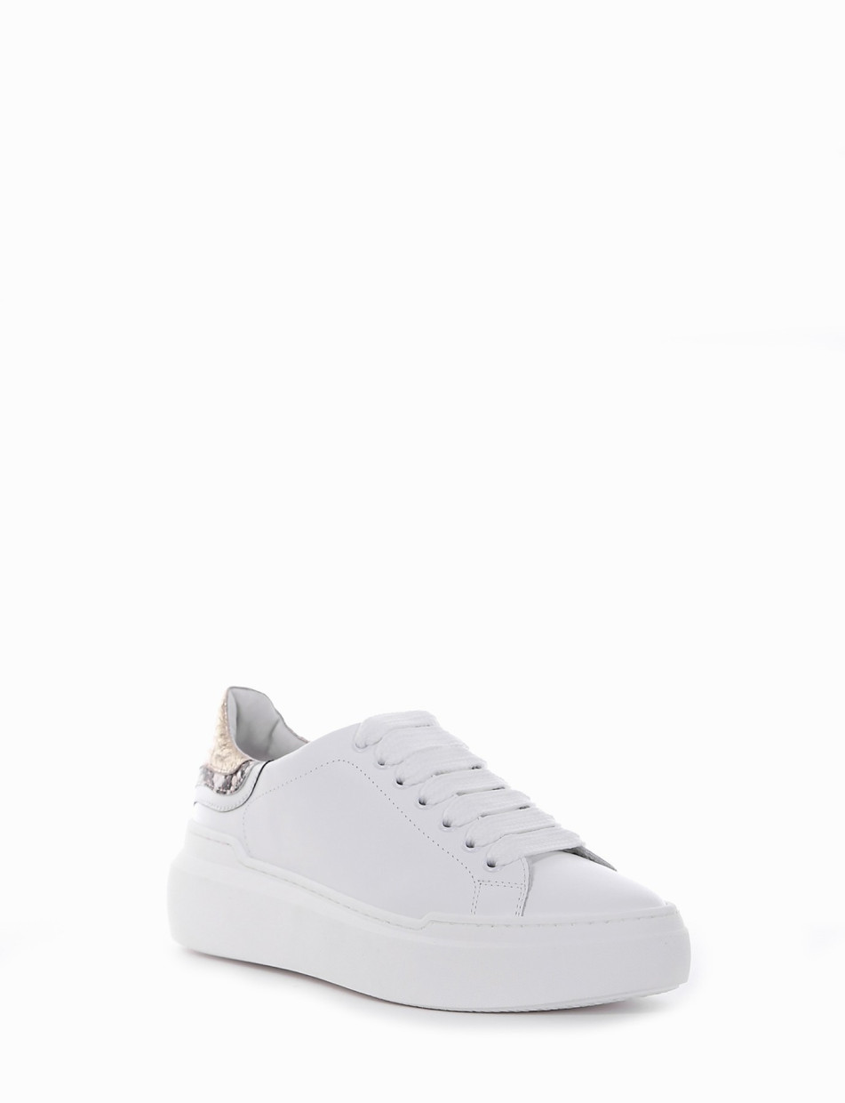 Sneakers white leather