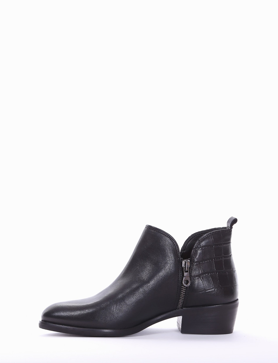 Low heel ankle boots heel 3 cm black leather