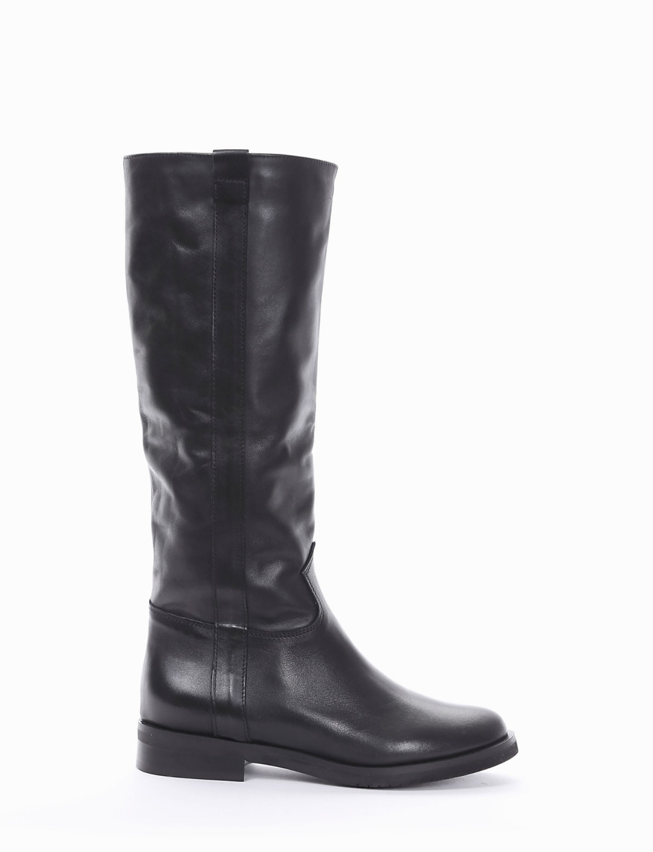 Low heel boots heel 2 cm black leather