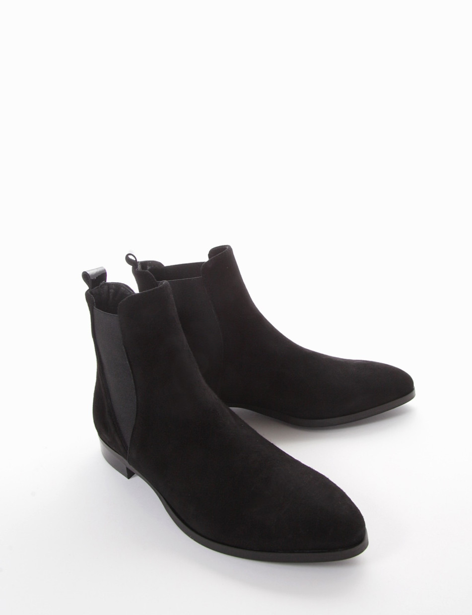 Low heel ankle boots heel 2 cm black chamois