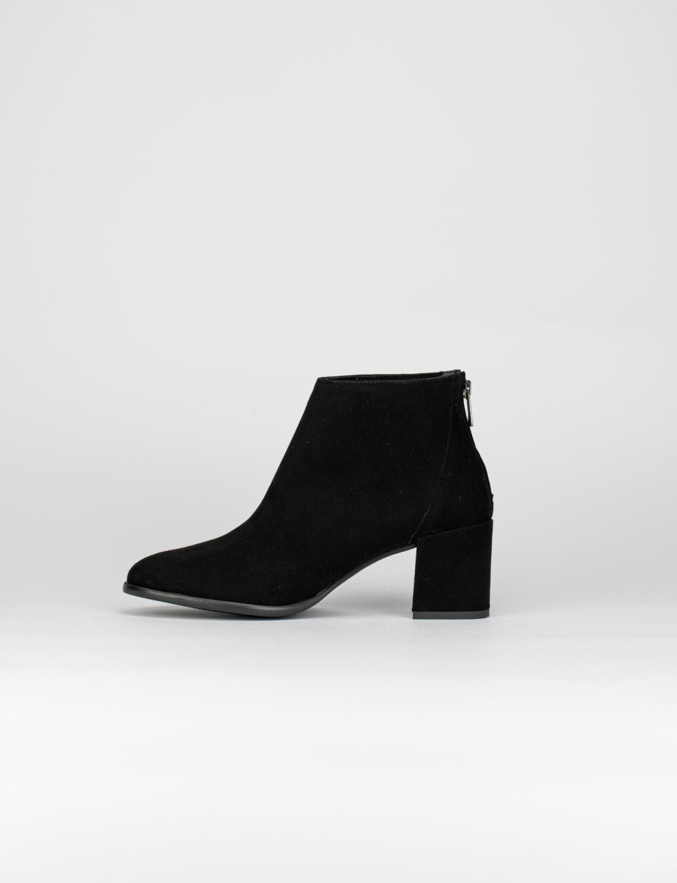 High heel ankle boots heel 5 cm black chamois