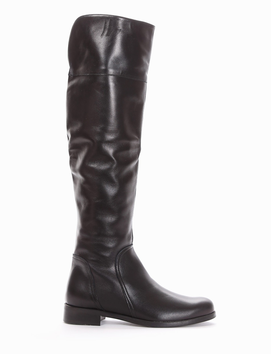 Low heel boots heel 2 cm black leather