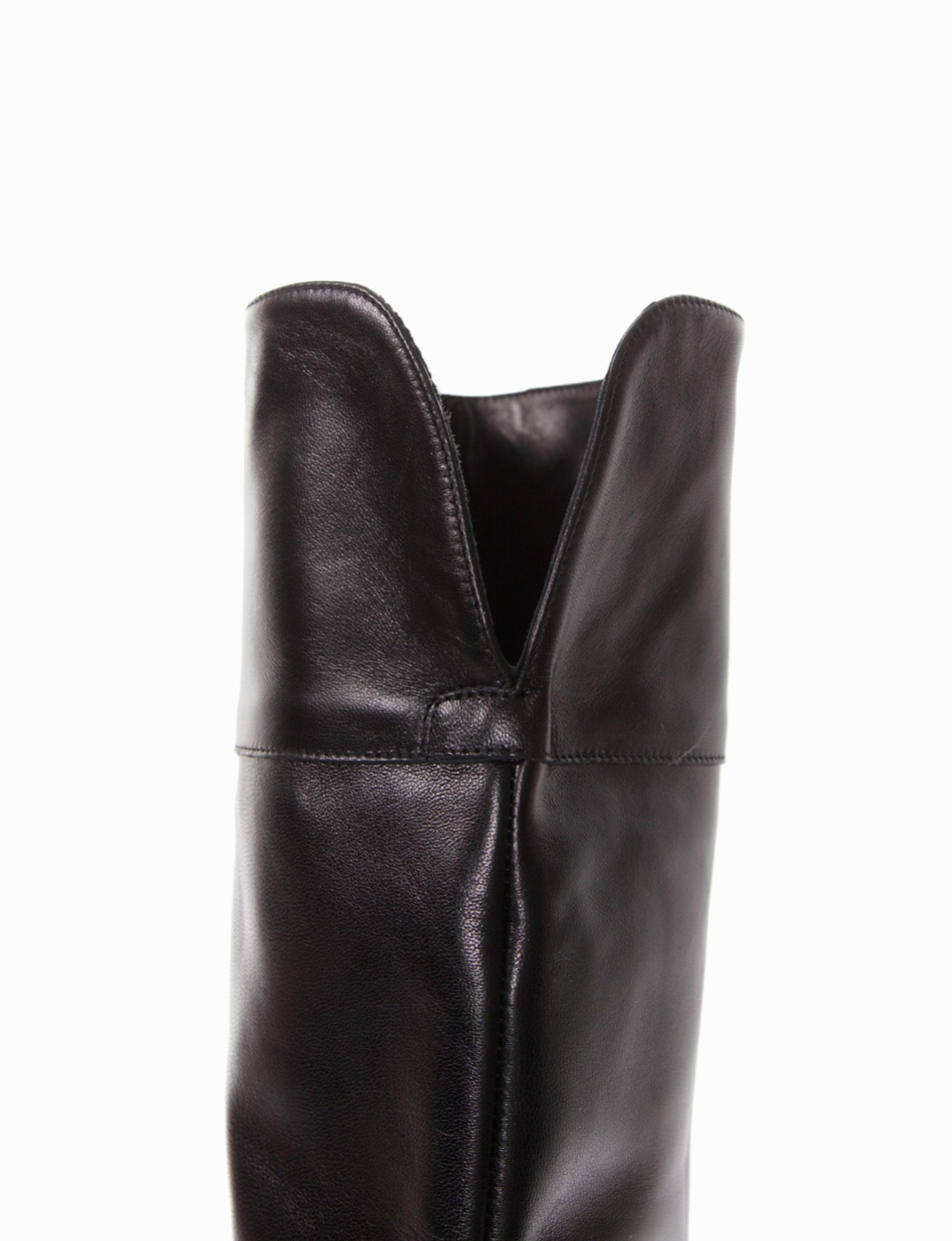 Low heel boots heel 2 cm black leather