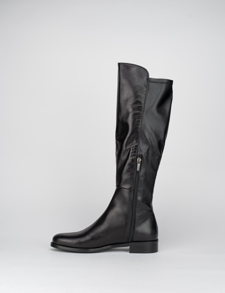 Low heel boots heel 2 cm black leather