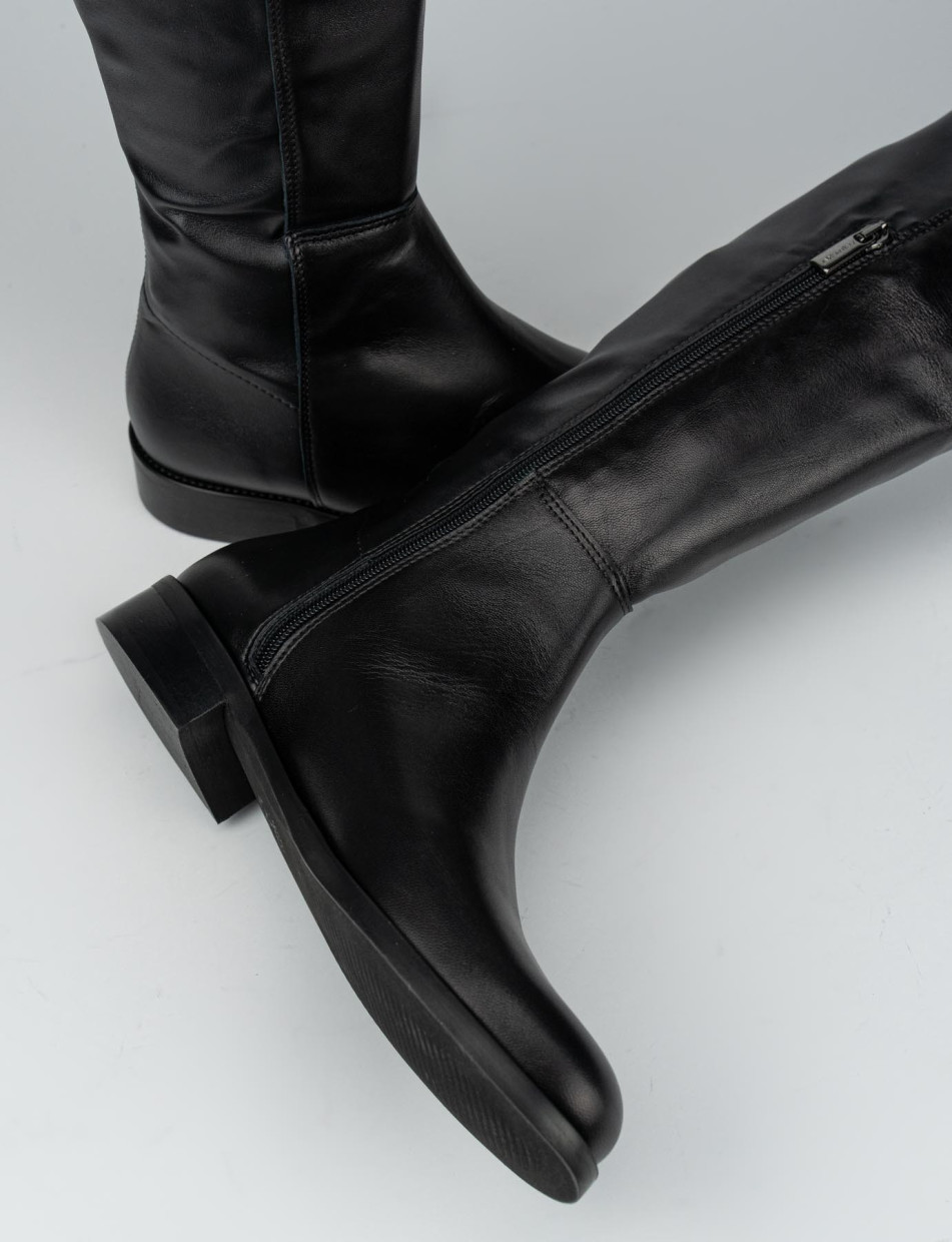 Low heel boots heel 2 cm black leather