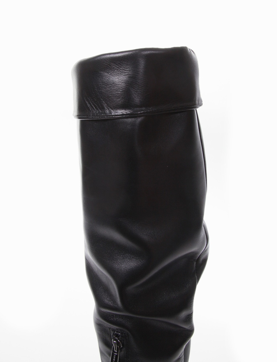 Low heel boots heel 2 cm black leather