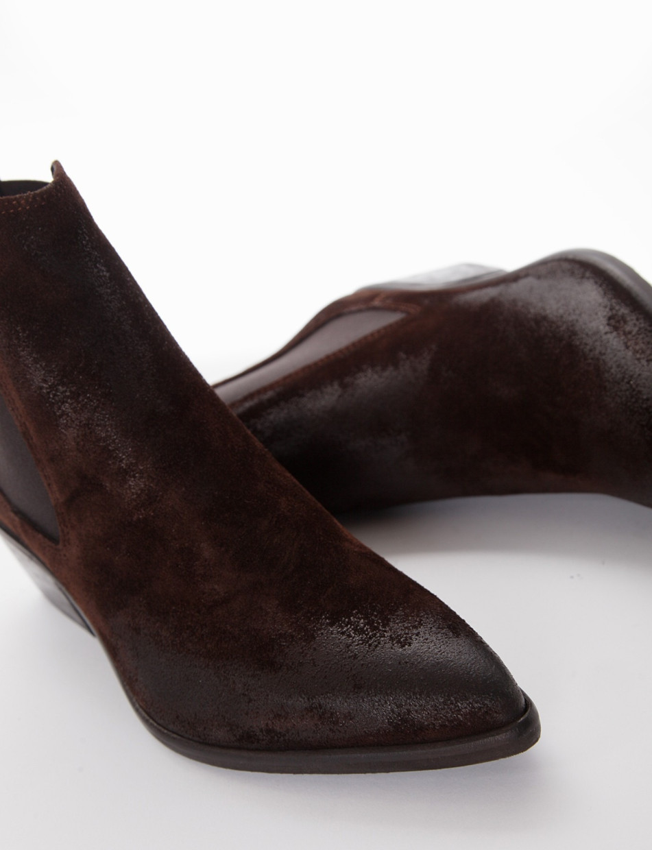 Low heel ankle boots heel 4 cm dark brown