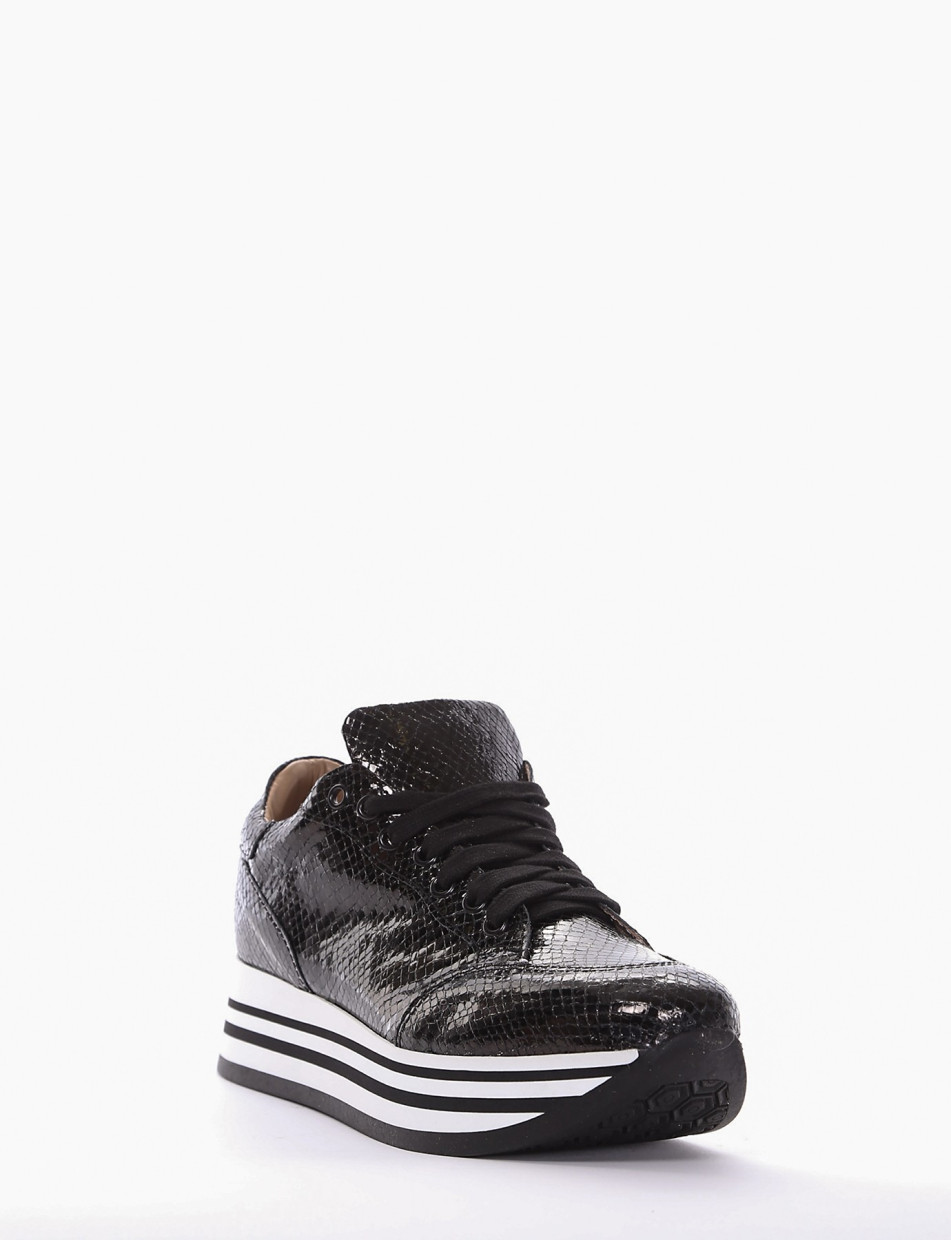 Sneakers black python