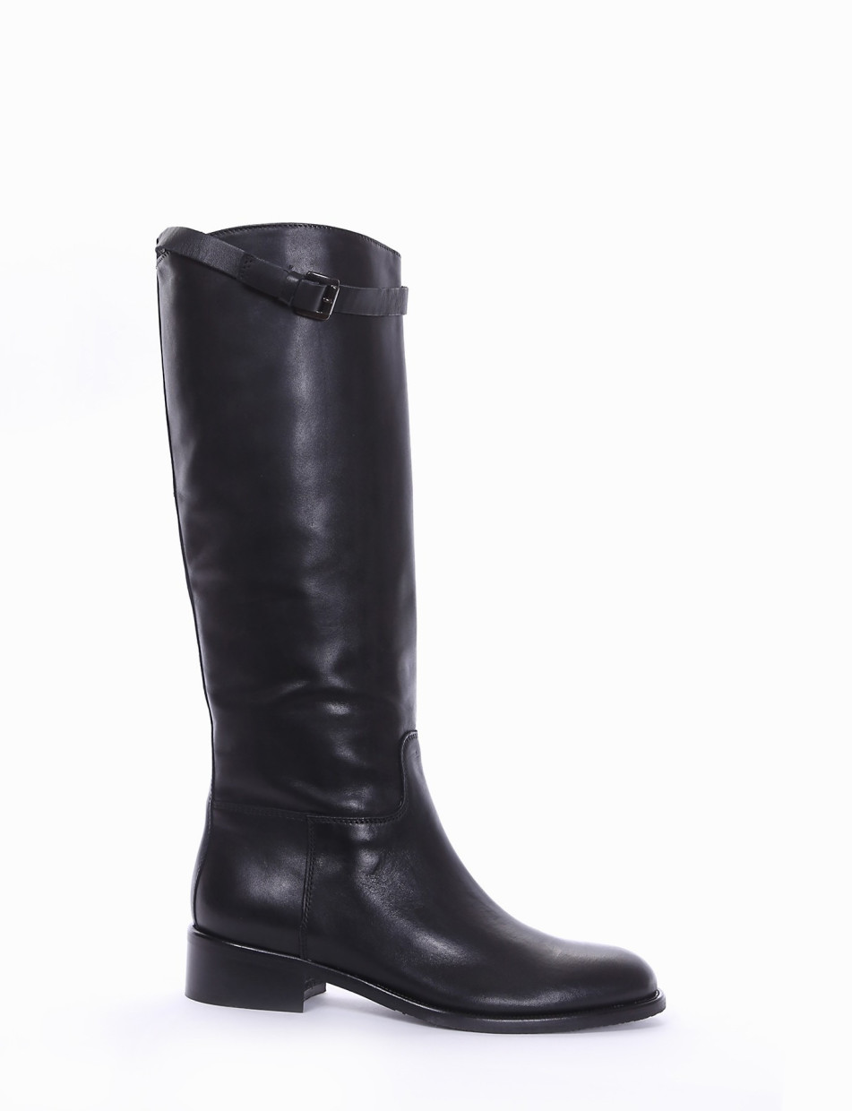 Low heel boots heel 2 cm black leather