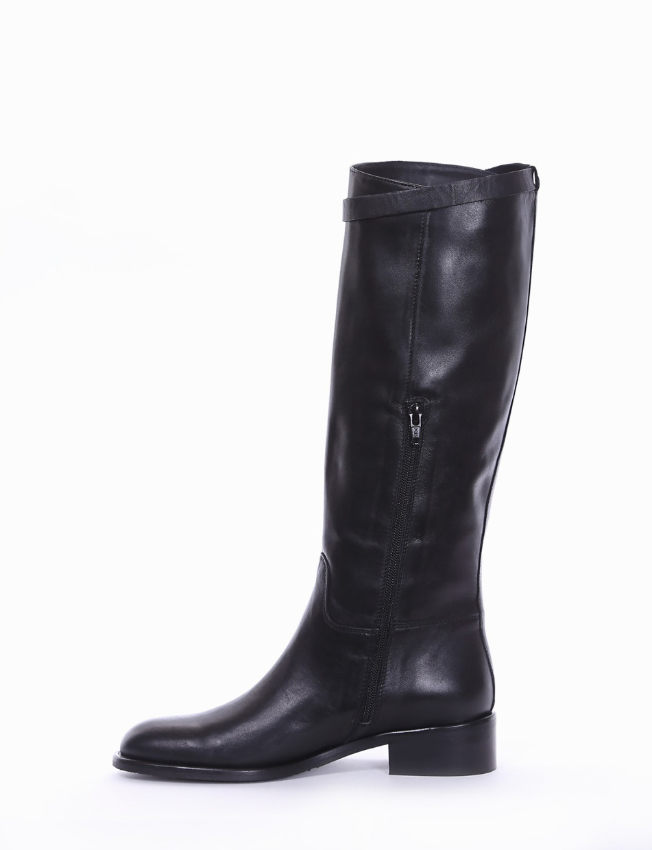 Low heel boots heel 2 cm black leather