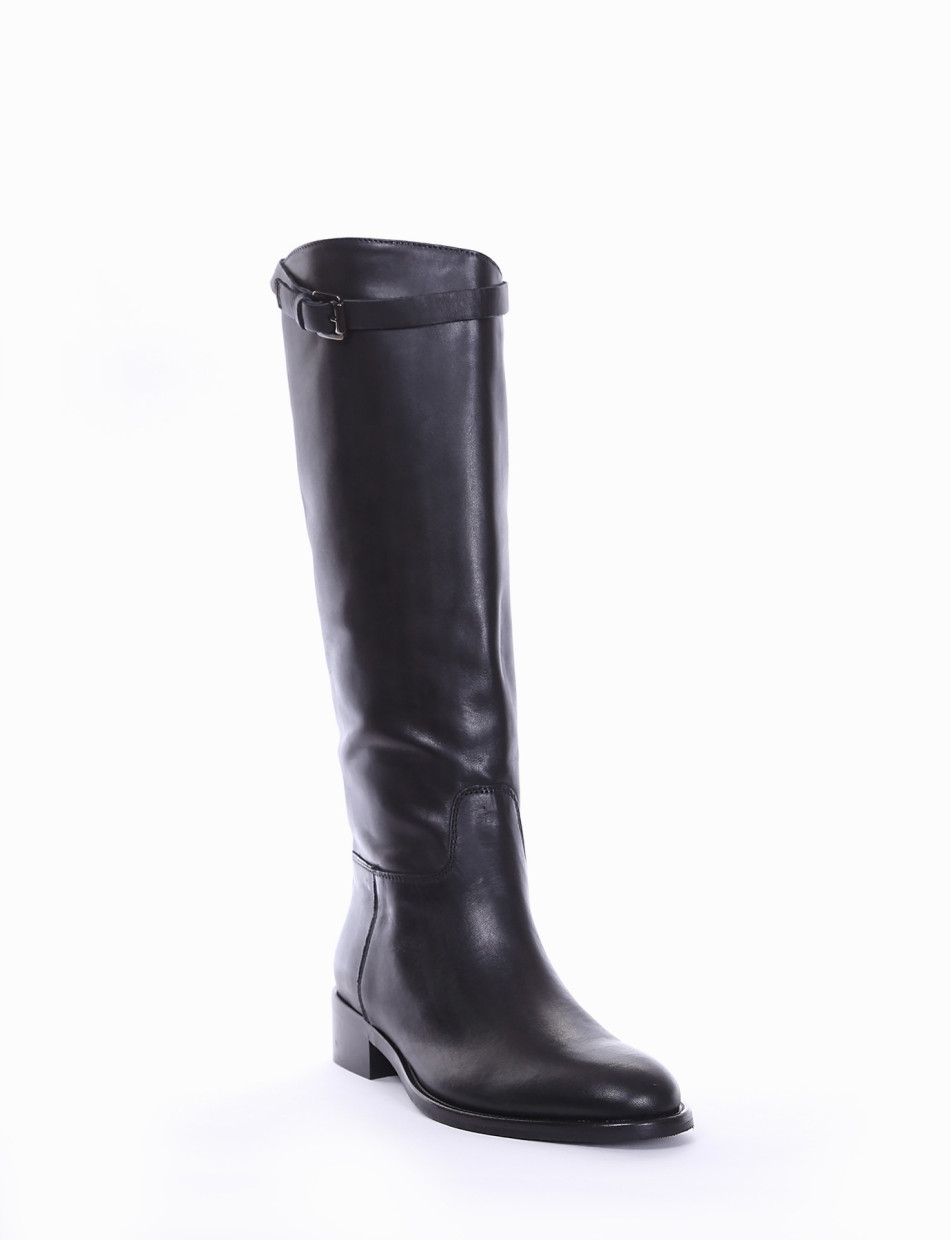 Low heel boots heel 2 cm black leather