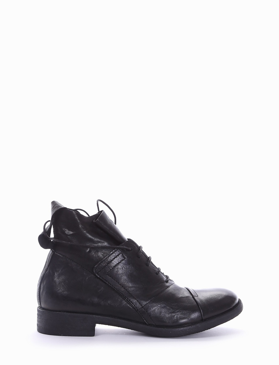 Combat boots heel 2 cm black leather