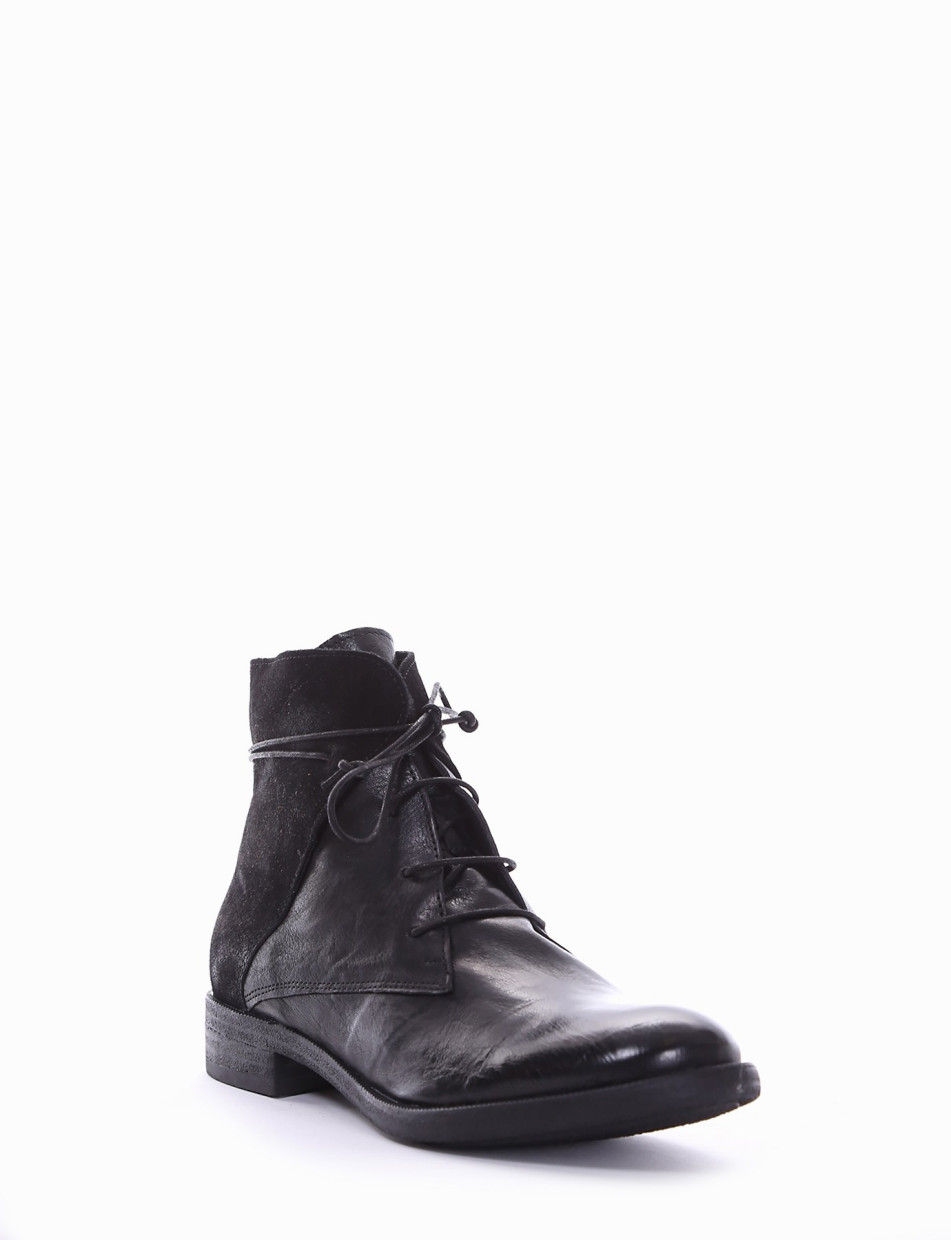 Combat boots heel 2 cm black leather