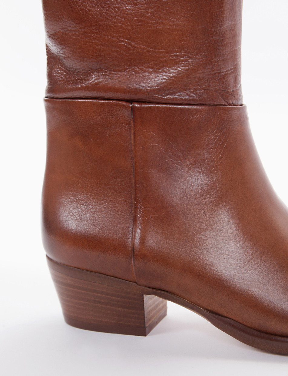 Low heel boots heel 4 cm brown leather