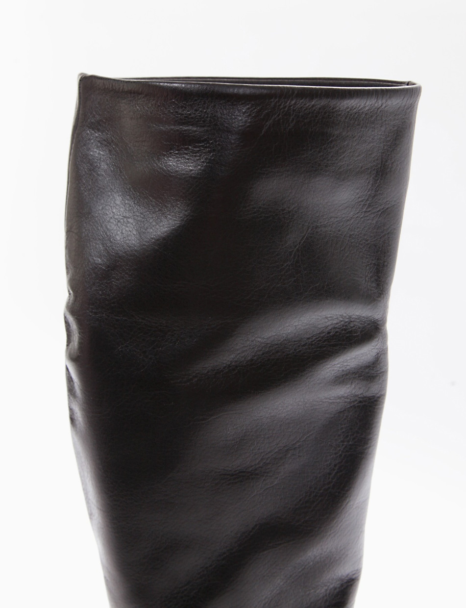 Low heel boots heel 4 cm black leather