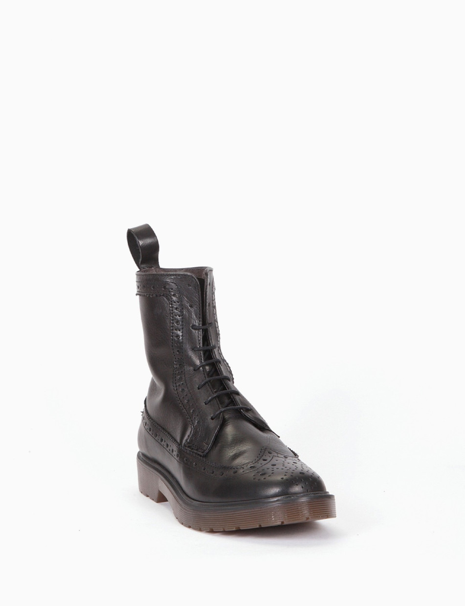 Combat boots heel 2 cm black leather