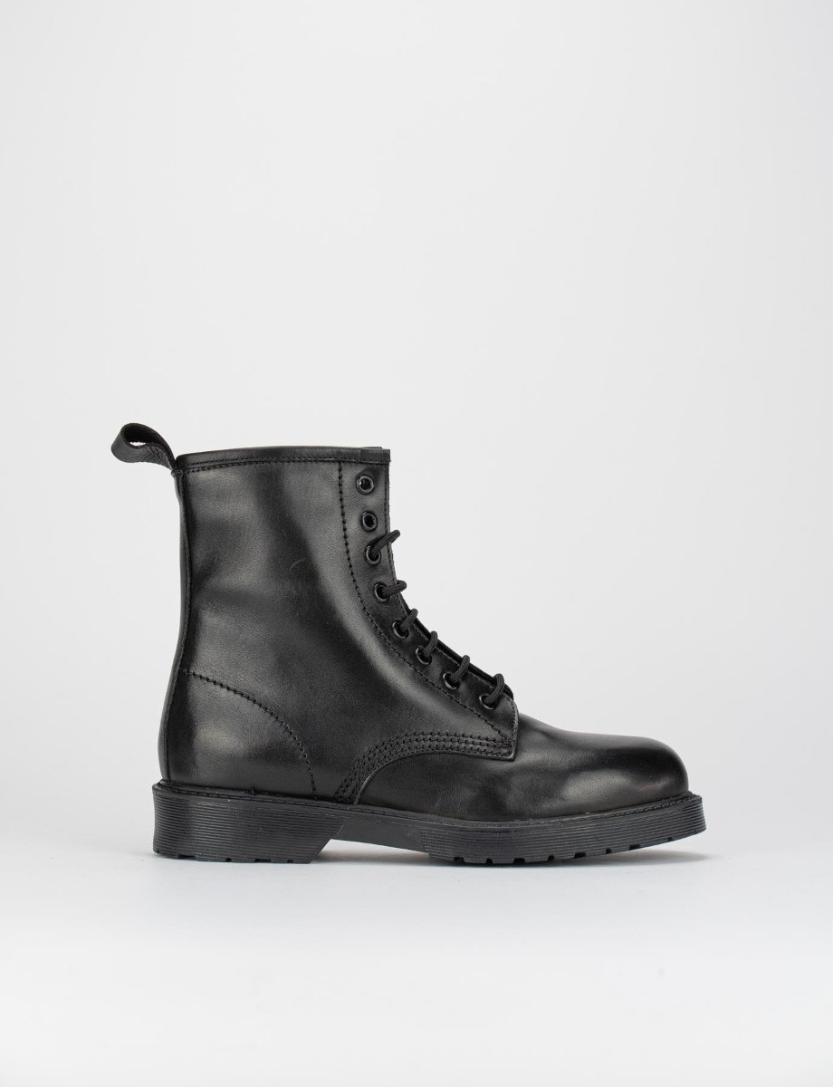 Combat boots heel 2 cm black leather