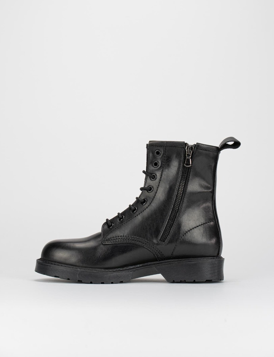 Combat boots heel 2 cm black leather