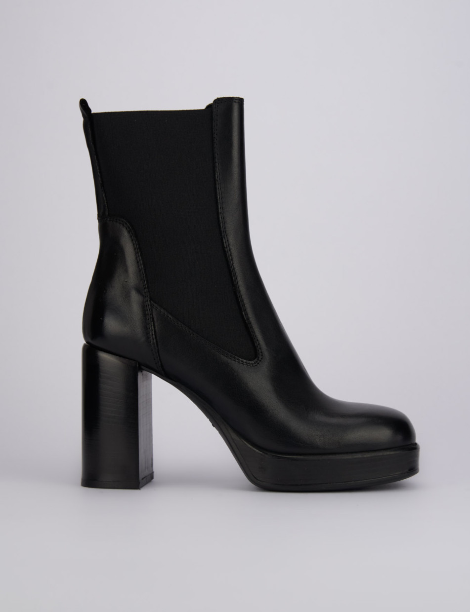 High heel ankle boots heel 9 cm black leather