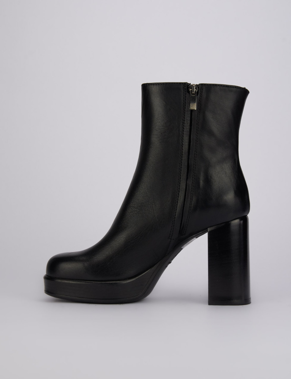 High heel ankle boots heel 9 cm black leather