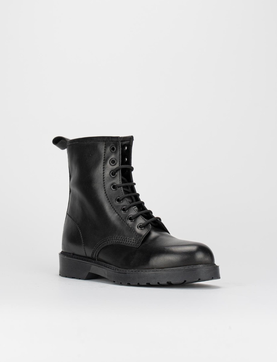 Combat boots heel 2 cm black leather