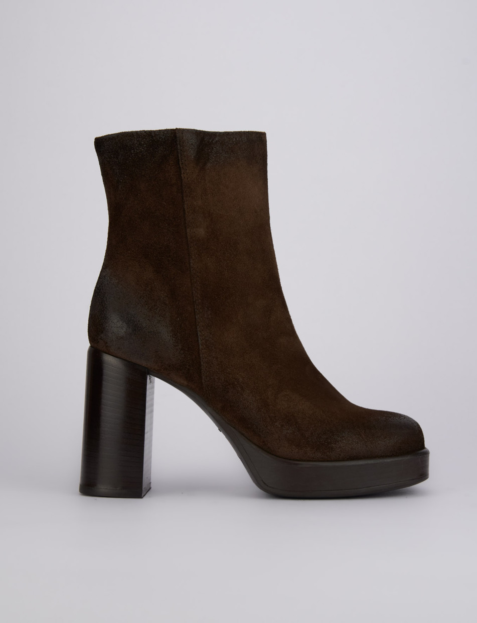 High heel ankle boots heel 9 cm dark brown chamois